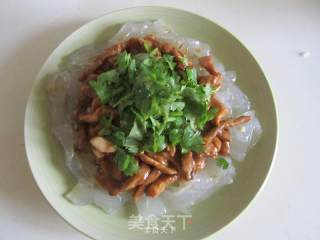 Coriander Shredded Pork with Peeled recipe