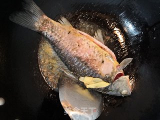 Crucian Fish Meal Soup recipe