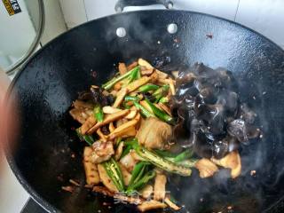 【sichuan Cuisine】fragrant Dried Twice-cooked Pork recipe