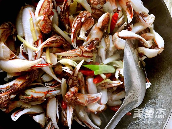 Stir-fried Spicy Crab Tongs recipe