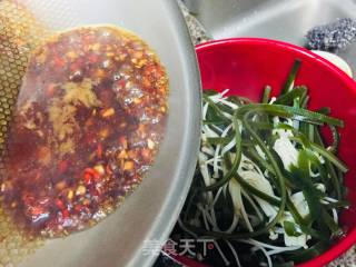 Spicy Kelp and Shredded Enoki Mushroom recipe
