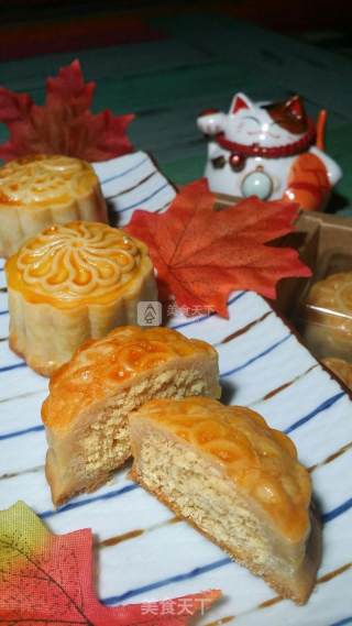 Cantonese-style Coconut Milk Fragrant Mooncakes recipe