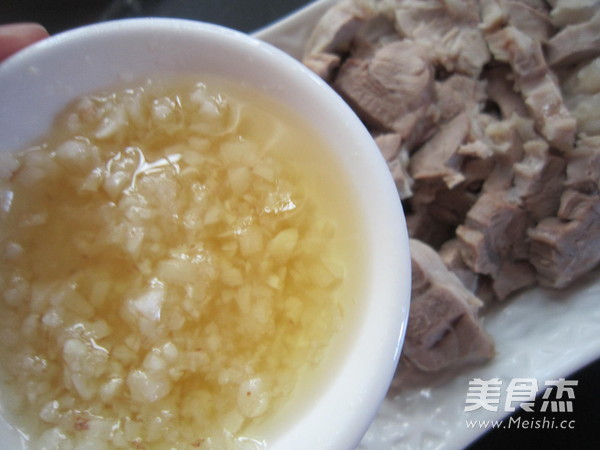 Pork Tendon with Red Oil recipe