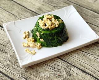 Spinach Mixed with Peach Kernels recipe