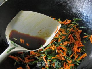 Dandelion Mixed with Carrot Shreds recipe