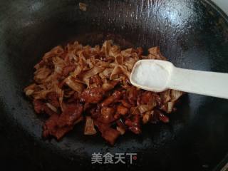 Fried Pork with Dried Tofu Skin recipe