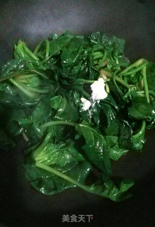 Stir-fried Spinach with Lard recipe