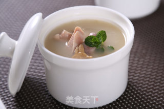 Dried Pork Belly Soup with Razor Clams—jiesai Private Kitchen recipe