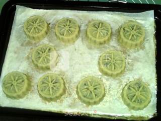 Cantonese-style Lotus Seed Paste and Five-ren Moon Cake recipe