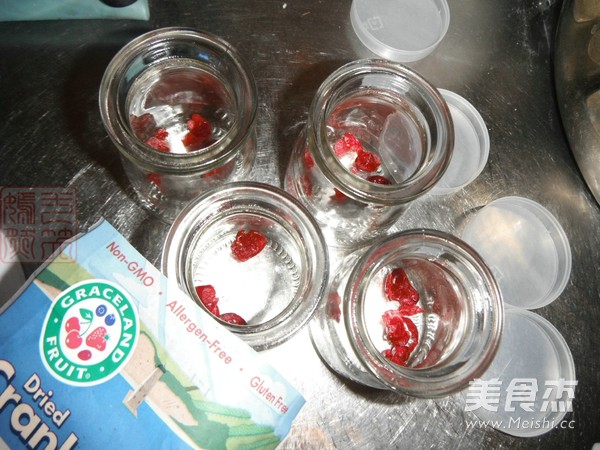 Cranberry Milk Pudding recipe