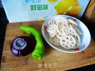 【home-style Stir-fry----onion and Lotus Root Slices】 recipe