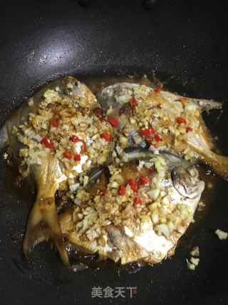 Braised Fish with Garlic recipe