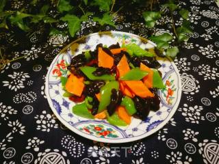 Stir Fried Fungus with Carrots recipe