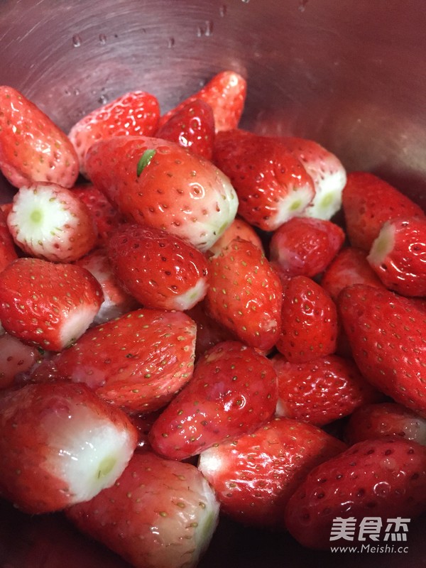 Sweet and Sour Strawberry Jam-bread Machine Version recipe