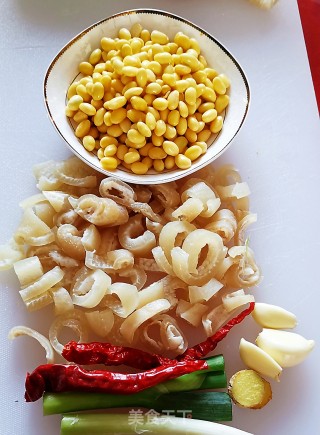 Stir-fried Pork Rind with Soybeans recipe