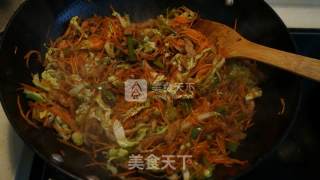 Fried Noodles with Shredded Pork and Vegetables recipe