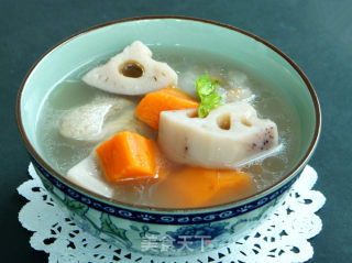 Lotus Root Carrot Pork Bone Soup recipe