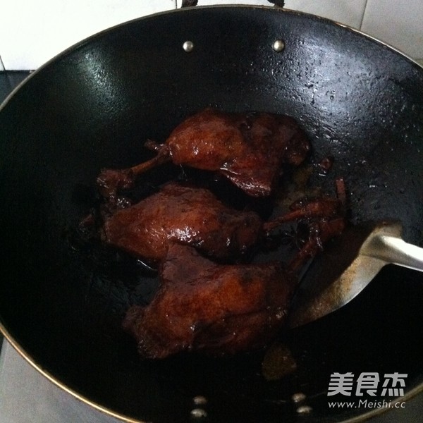 Duck Legs in Sauce recipe