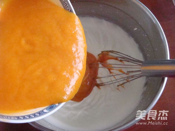Mango Mousse Flower Cake recipe