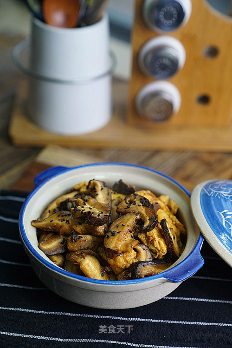 Fried Mushrooms with Eggs recipe