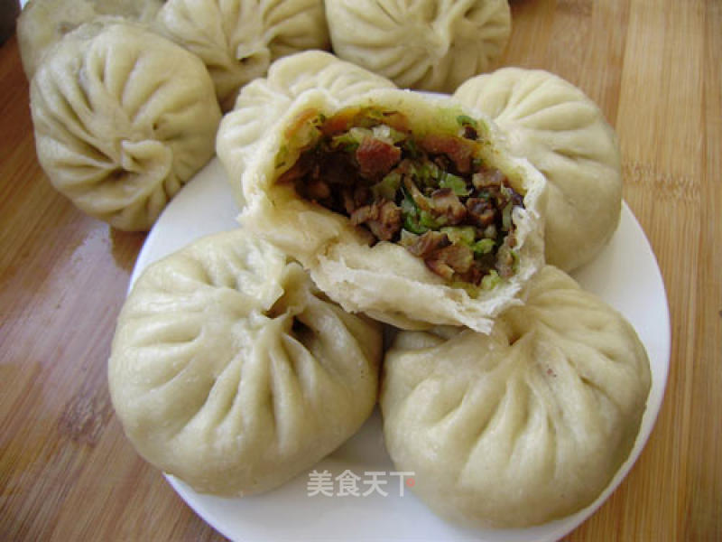 Home-cooked Staple Food-pork Buns with Cabbage Sauce recipe