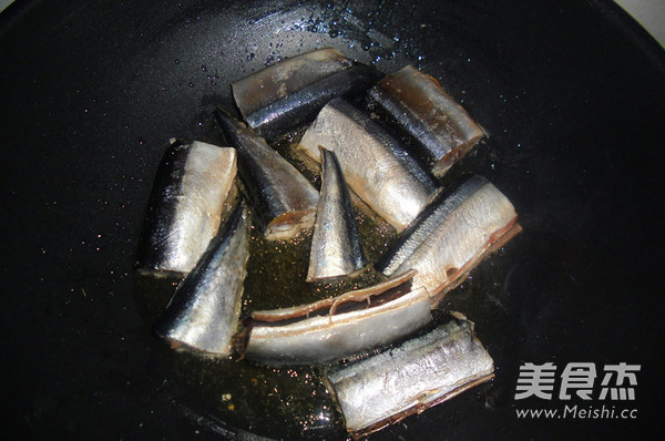 Home Stewed Saury recipe