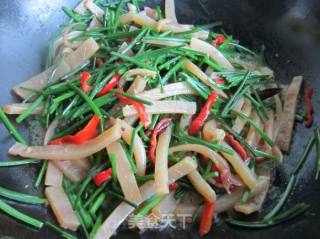 Fried Squid with Chives recipe