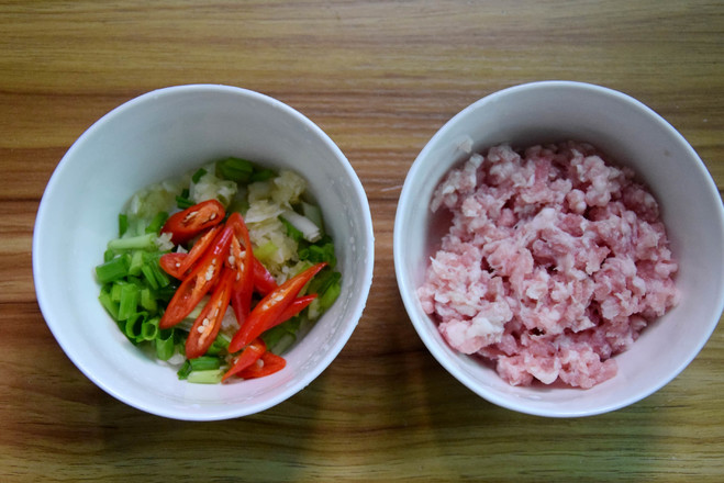 Noodles with Shacha Sauce and Green Vegetables recipe