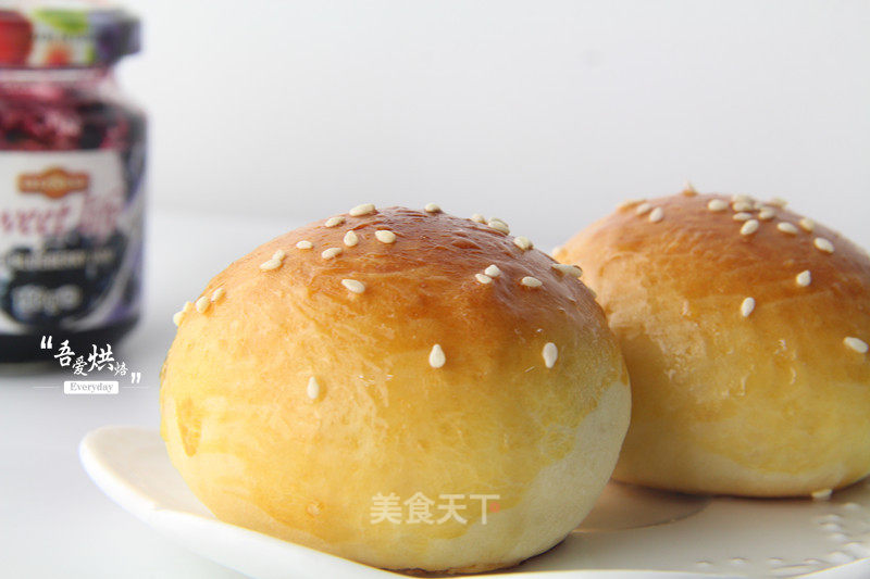 Small and Exquisite: Sesame Meal Buns recipe