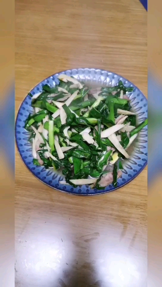 Stir-fried Spring Bamboo Shoots with Garlic recipe