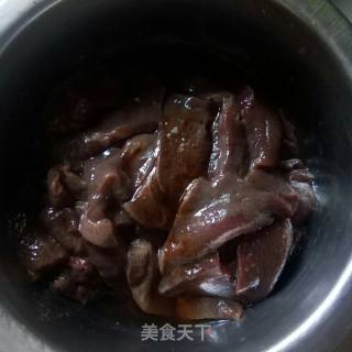 Stir-fried Pork Liver with Celery recipe