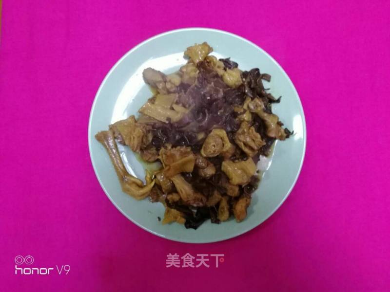Braised Salted Chicken with Fungus