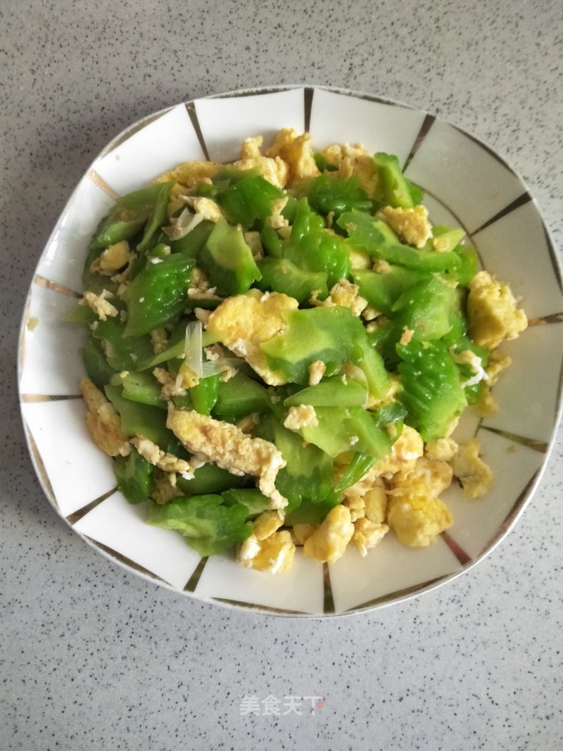 Scrambled Eggs with Bitter Gourd Slices recipe