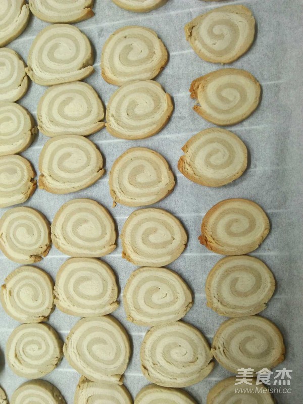 Two-color Spiral Biscuits recipe