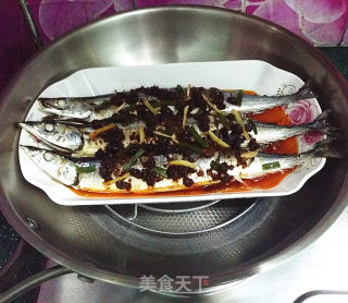 Steamed Saury with Tempeh Spicy Sauce recipe