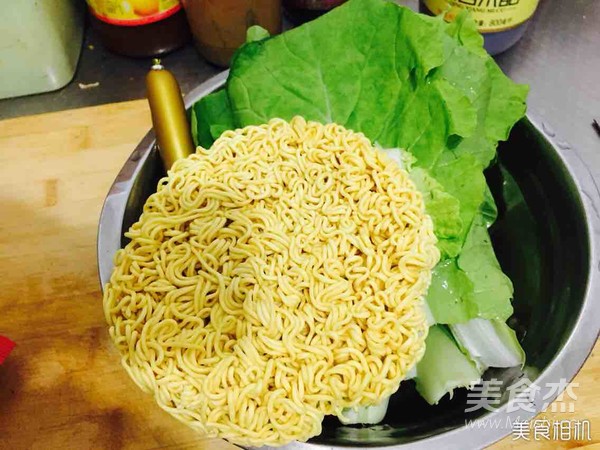 Delicious Instant Noodles recipe