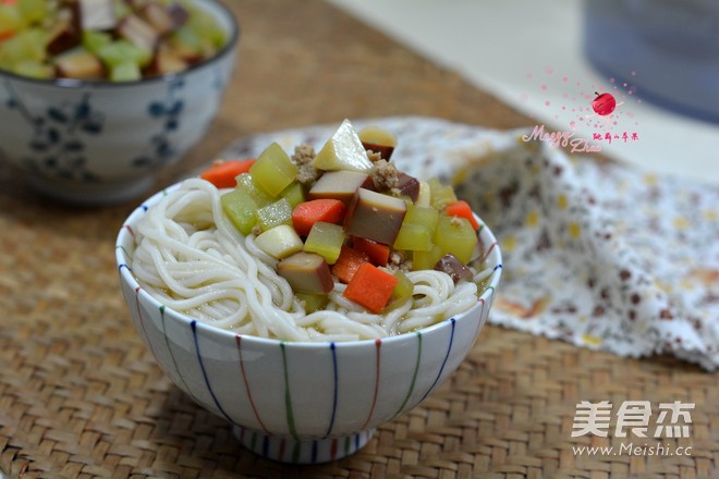Noodles with Eggs and Diced Bamboo Shoots recipe