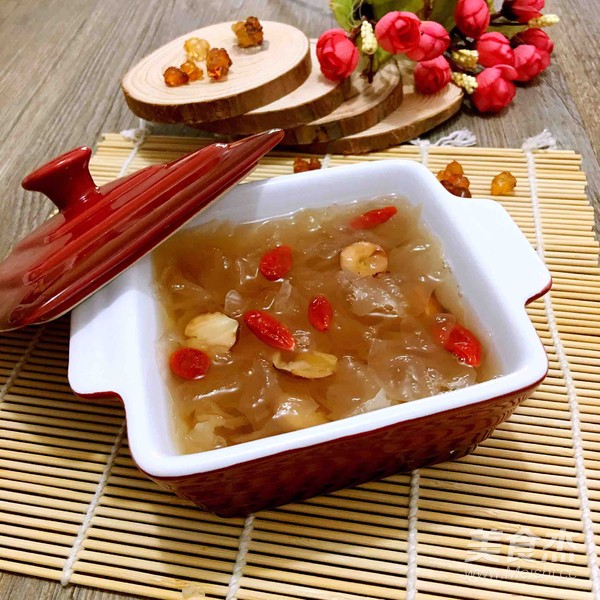 Peach Gum White Fungus Soup recipe