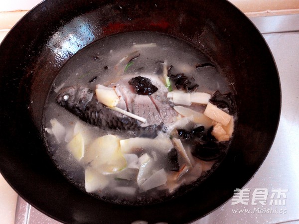 Spring Bamboo Carp Soup recipe