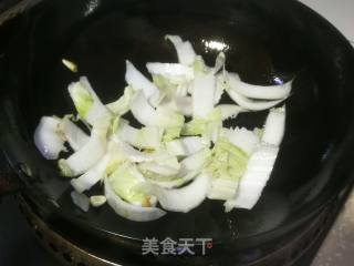 Stir-fried Cabbage with Black Fungus recipe