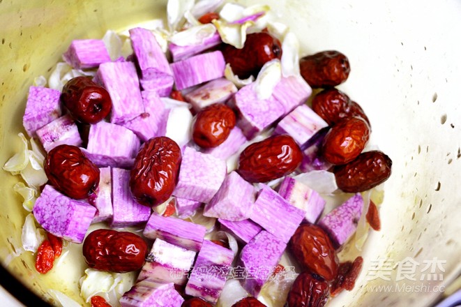 Yam, Red Date and Lily Soup recipe