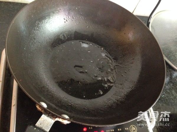 Stir-fried Bacon with Lettuce recipe