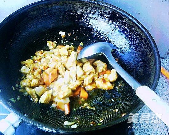 Stir-fried Chicken with Sauce recipe