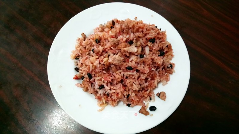 Red Yeast Rice Noodles with Minced Pork Fragrant Fried Rice