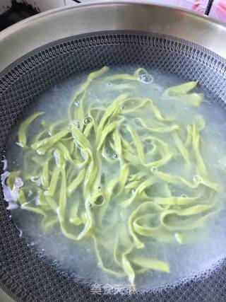 Hand-rolled Noodles with Mutton Soup and Spinach recipe