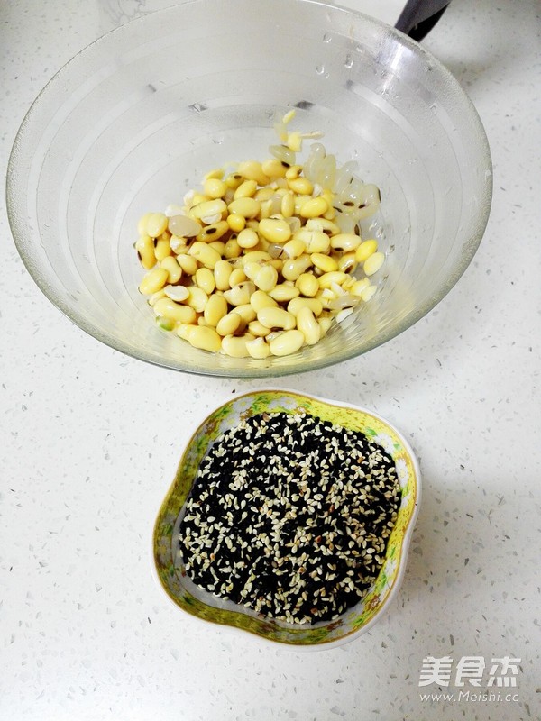 Black Sesame Soy Milk recipe