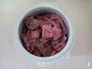 Stewed Pigeon with Xinkai River Ginseng recipe