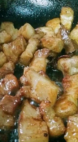 Braised Pork with Potatoes and Quail Eggs recipe