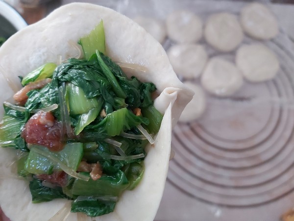 Pork Buns with Cabbage Vermicelli recipe