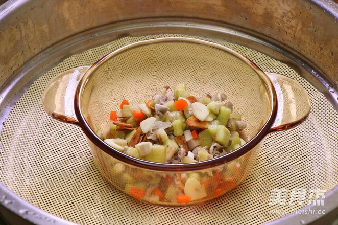 Steamed Garlic with Seasonal Vegetables to Prevent Colds recipe
